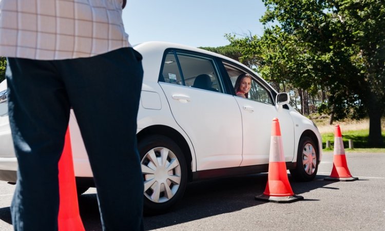 Auto-école Contact Passer son permis de conduire en accéléré à Orange 